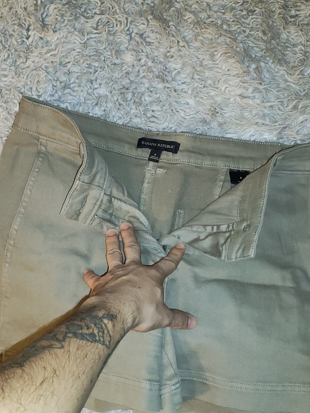 Banana Republic Women's Chinos in Light Olive/Tan